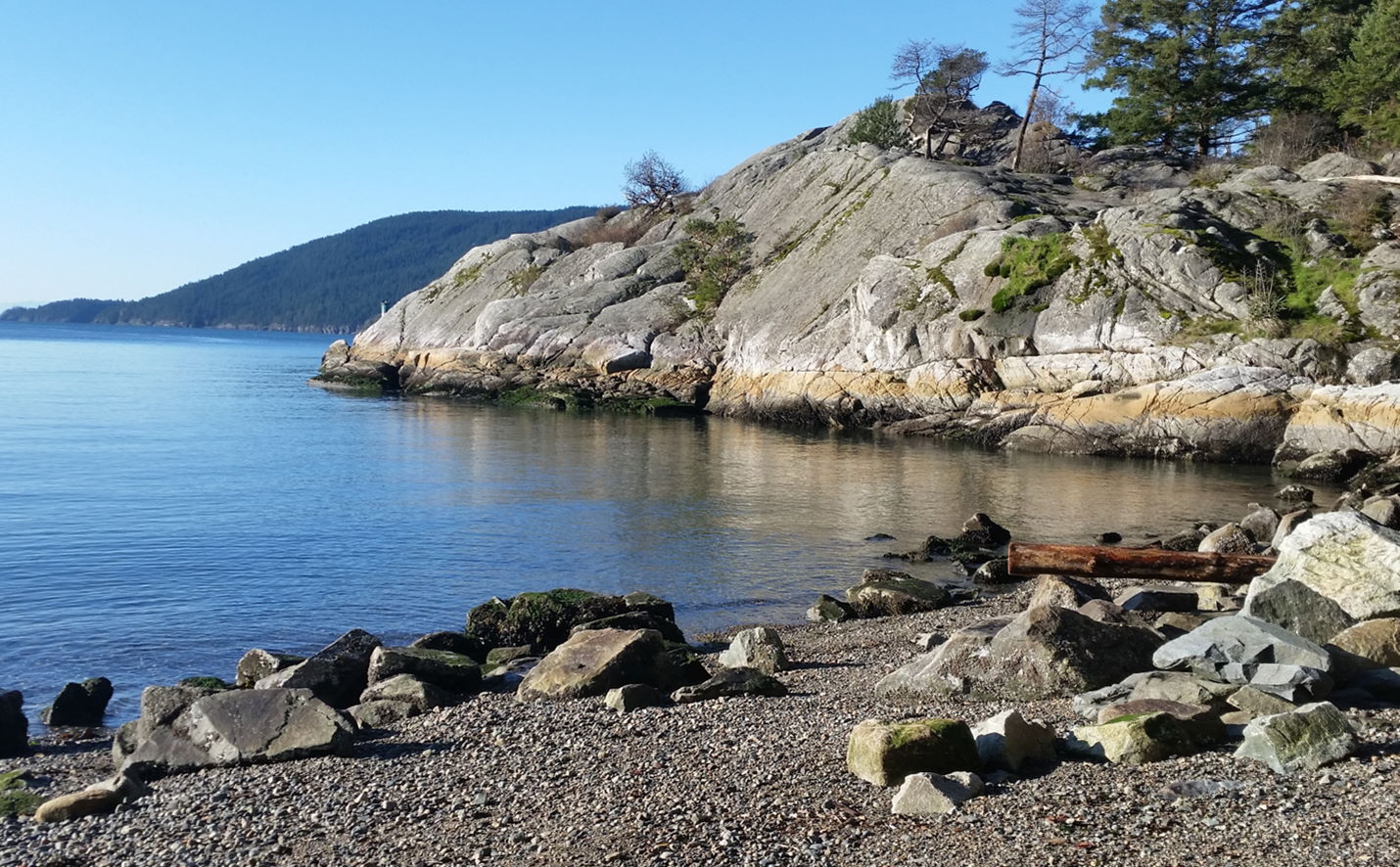 Whytecliff Park beach and rocks