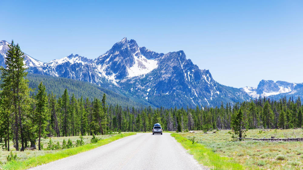 road and mountain in Idaho