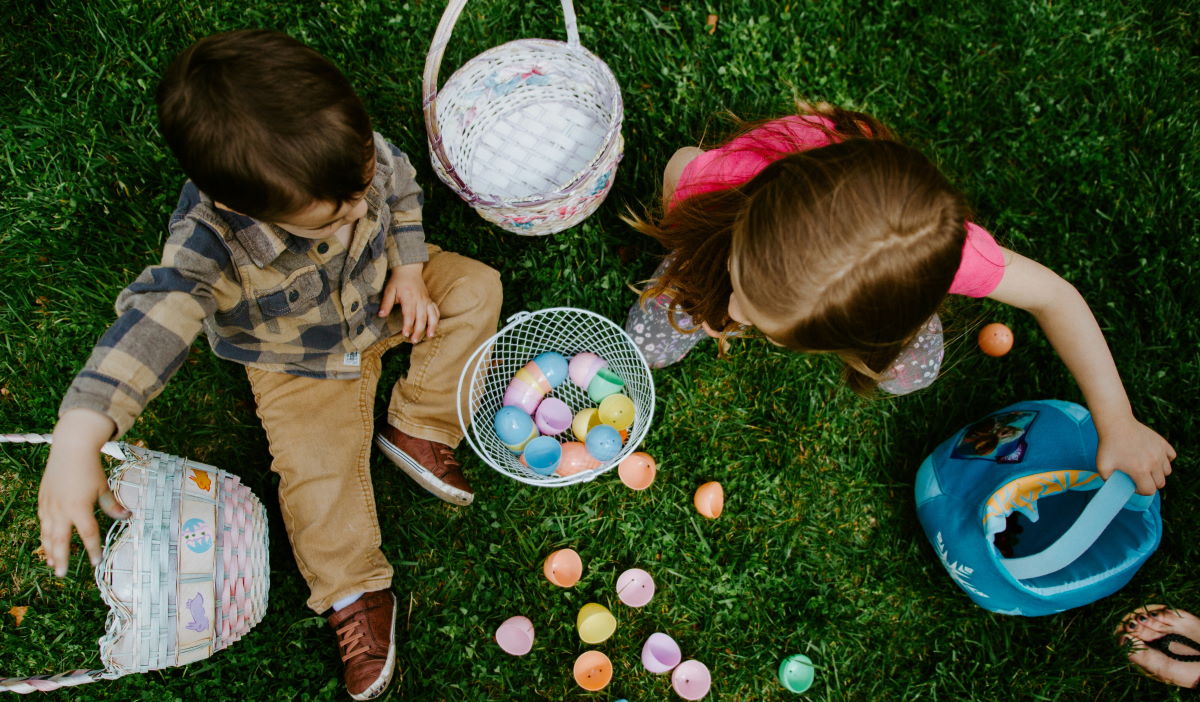 kids playing with Easter eggs