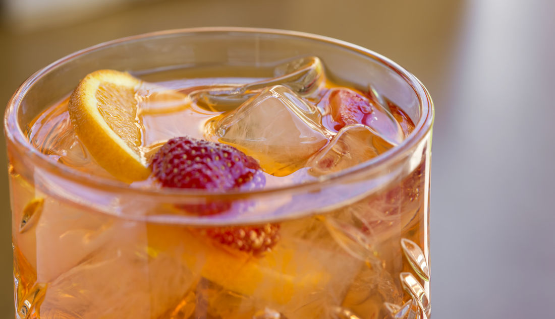 Peach and raspberry gin twist